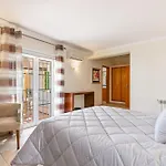 Monte Da Poupa - 7 Bedroom - Sleeps 15 Albufeira