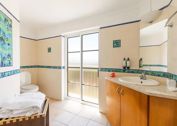 Monte Da Poupa - 7 Bedroom - Sleeps 15 Villa Albufeira