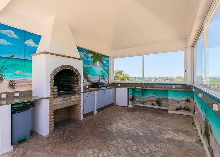 Monte Da Poupa - 7 Bedroom - Sleeps 15 Albufeira