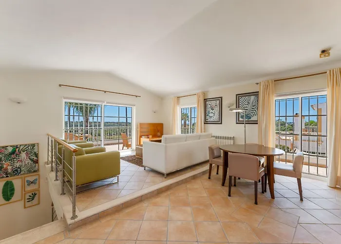 Villa Monte Da Poupa - 7 Bedroom - Sleeps 15 Albufeira