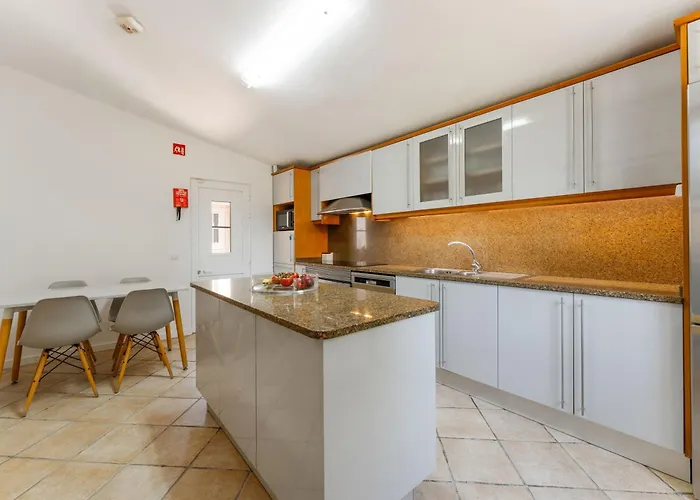 Monte Da Poupa - 7 Bedroom - Sleeps 15 Villa *