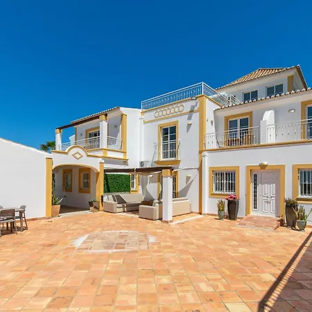 Villa Monte Da Poupa - 7 Bedroom - Sleeps 15 Albufeira